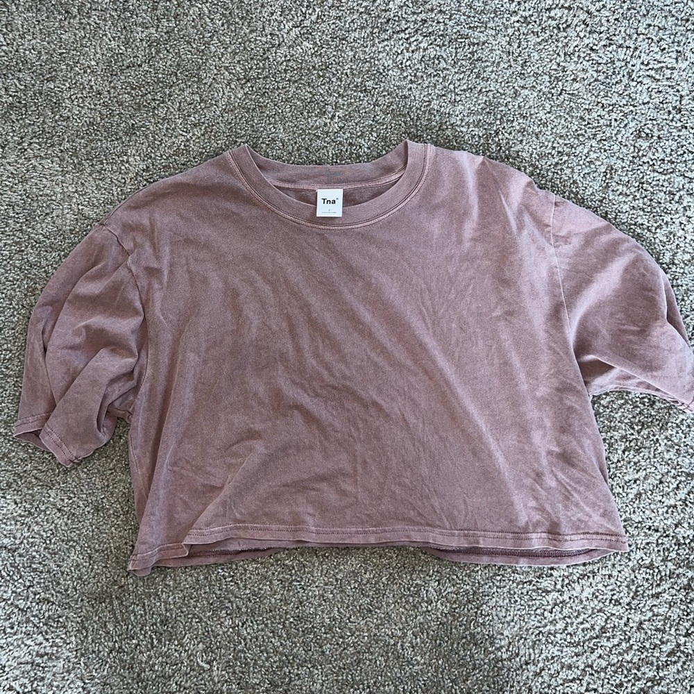 Aritzia TNA tee